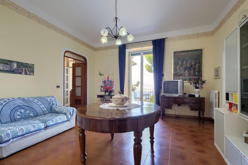 Апартаменты Casa Panoramica Кастелламмаре-ди-Стабия Экстерьер фото