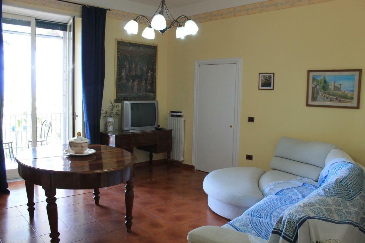 Апартаменты Casa Panoramica Кастелламмаре-ди-Стабия Экстерьер фото